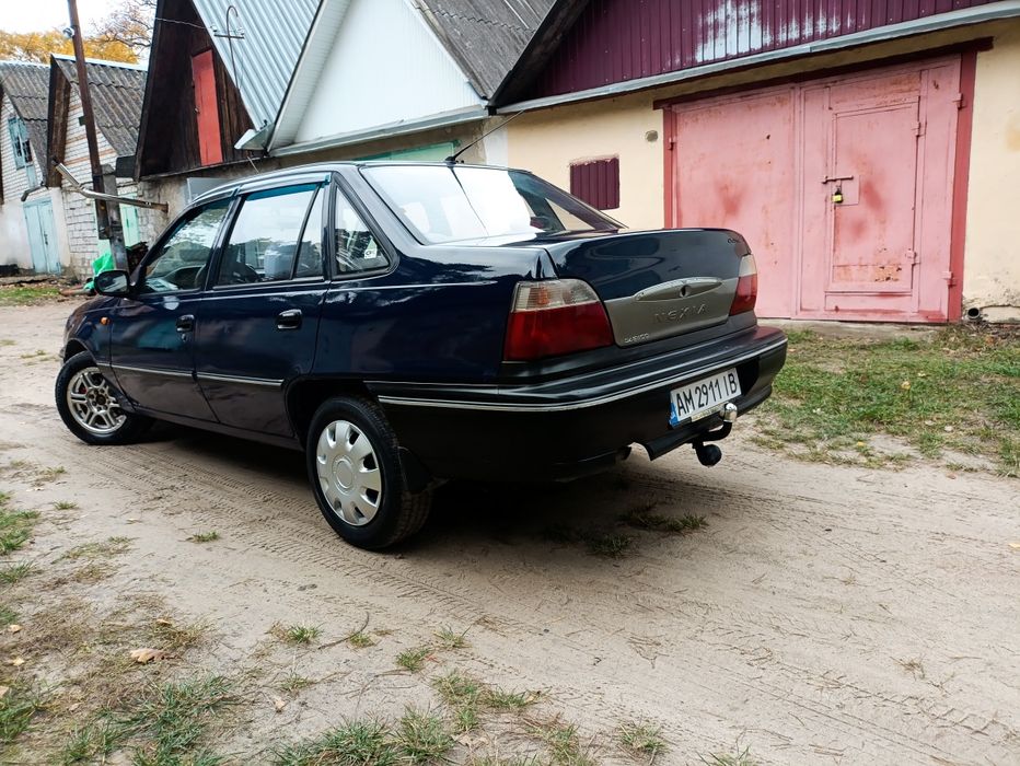 Продам авто всі питання за телефоном.