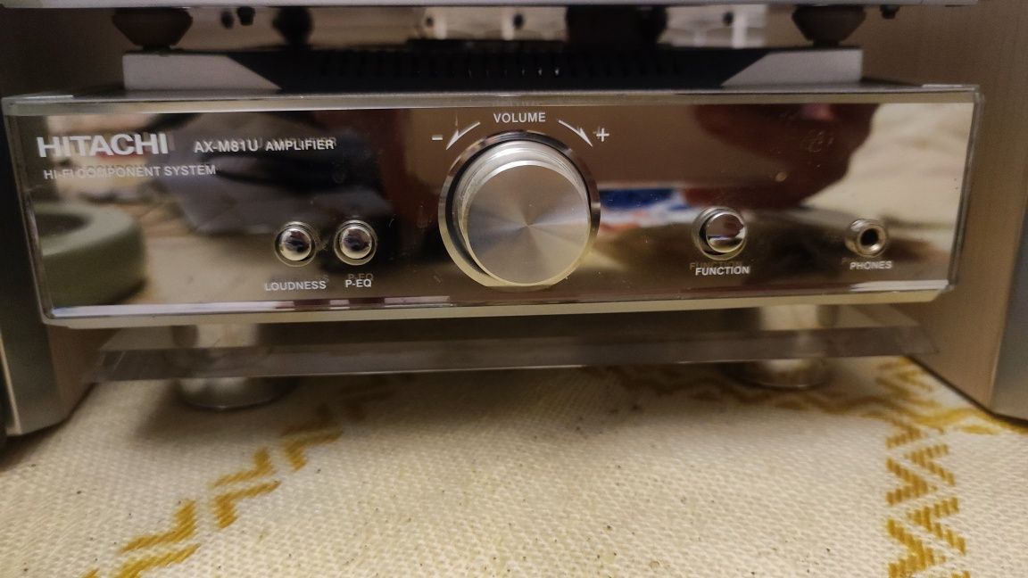 Hitachi mini wieza AX M81U