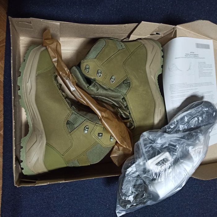 Продам берці зимові.