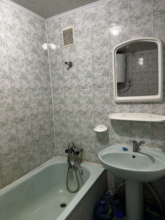 Продается 2 комнатная квартира 8/12 , р-н Малого рынка