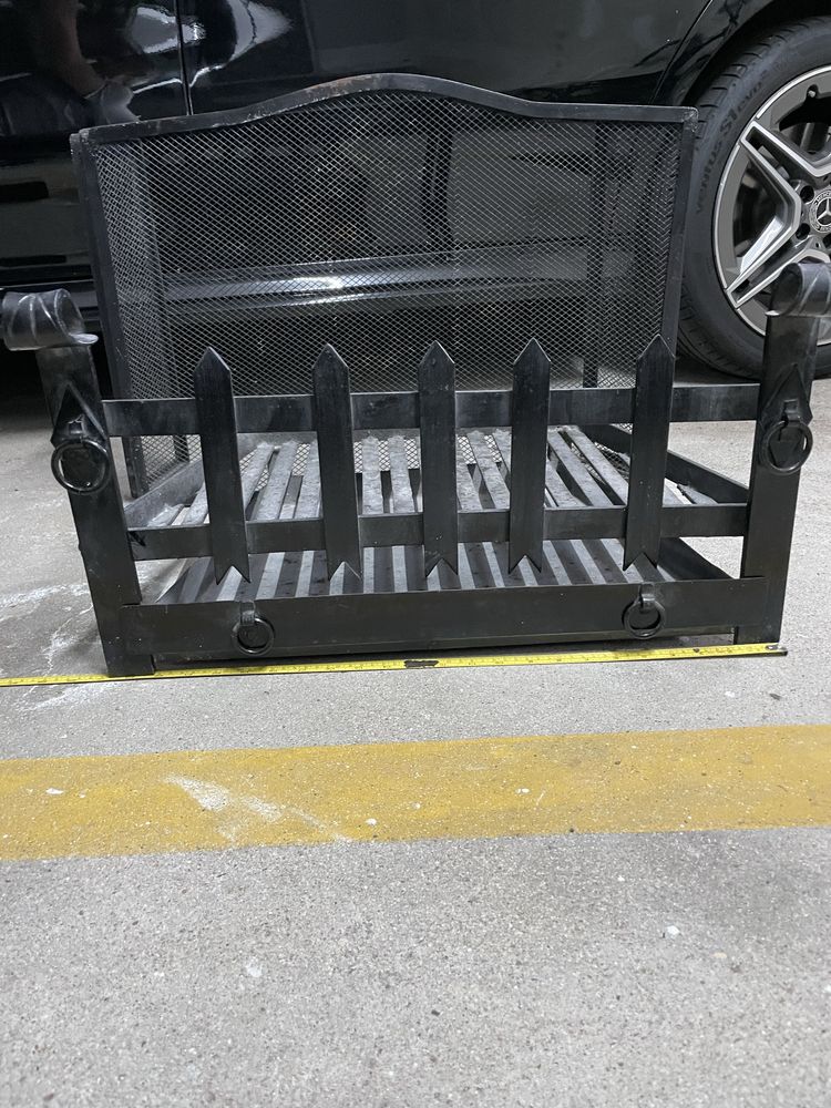 Vendo base de lareira e protetor