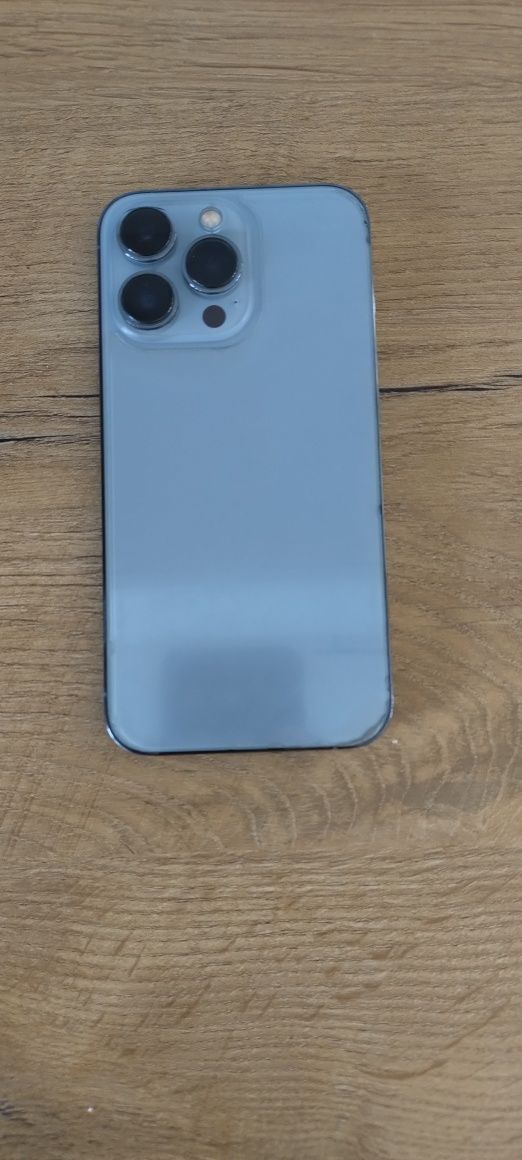 Iphone 13 pro. Stan bardzo dobry