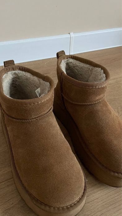 Уги 38 розміру, устілка 25см, середина цигейка