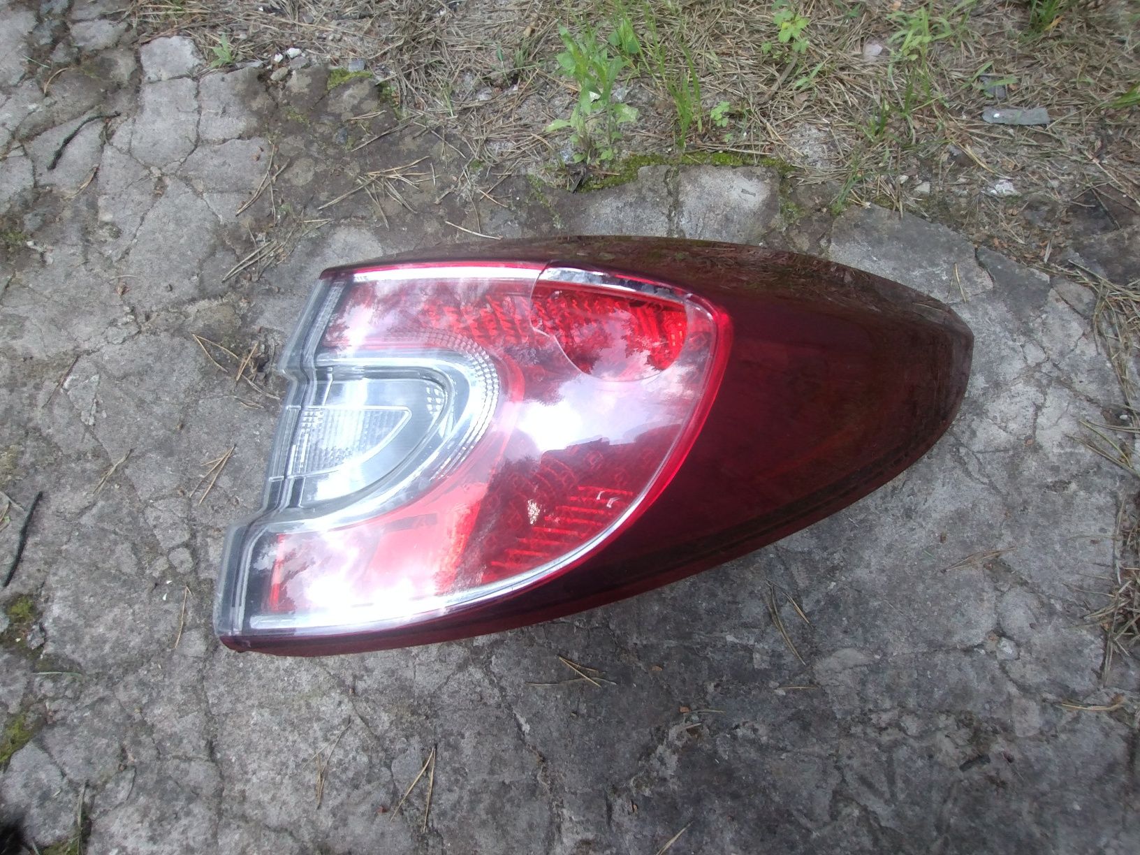 Задній фонар правий Renault Megane 3 265500010R