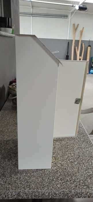 Caixa/ Cacifo em metal para armazenamento