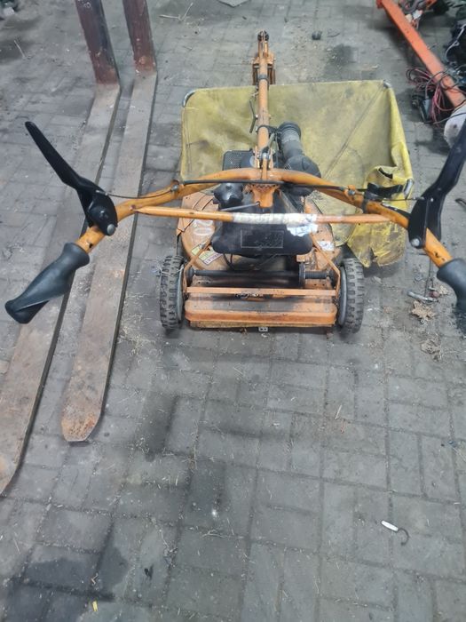 Kosiarka do trawy dwusuwowa