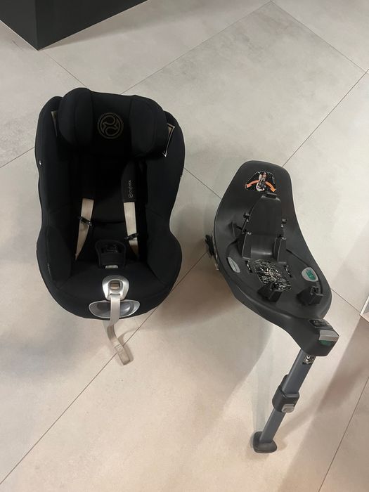 Fotelik samochodowy 0-18kg Cybex Sirona Z I-Size Plus Deep Black