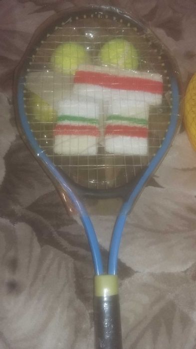 Rakieta tenisowa plus piłki