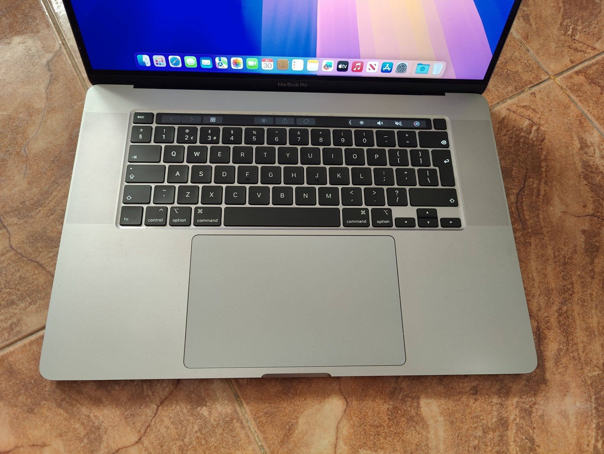 MacBook Pro 16" 2019 i9 2.4GHz 16GB 500GB SSD + Software Pro DJ