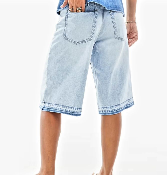 Шорти, бермуди Stradivarius