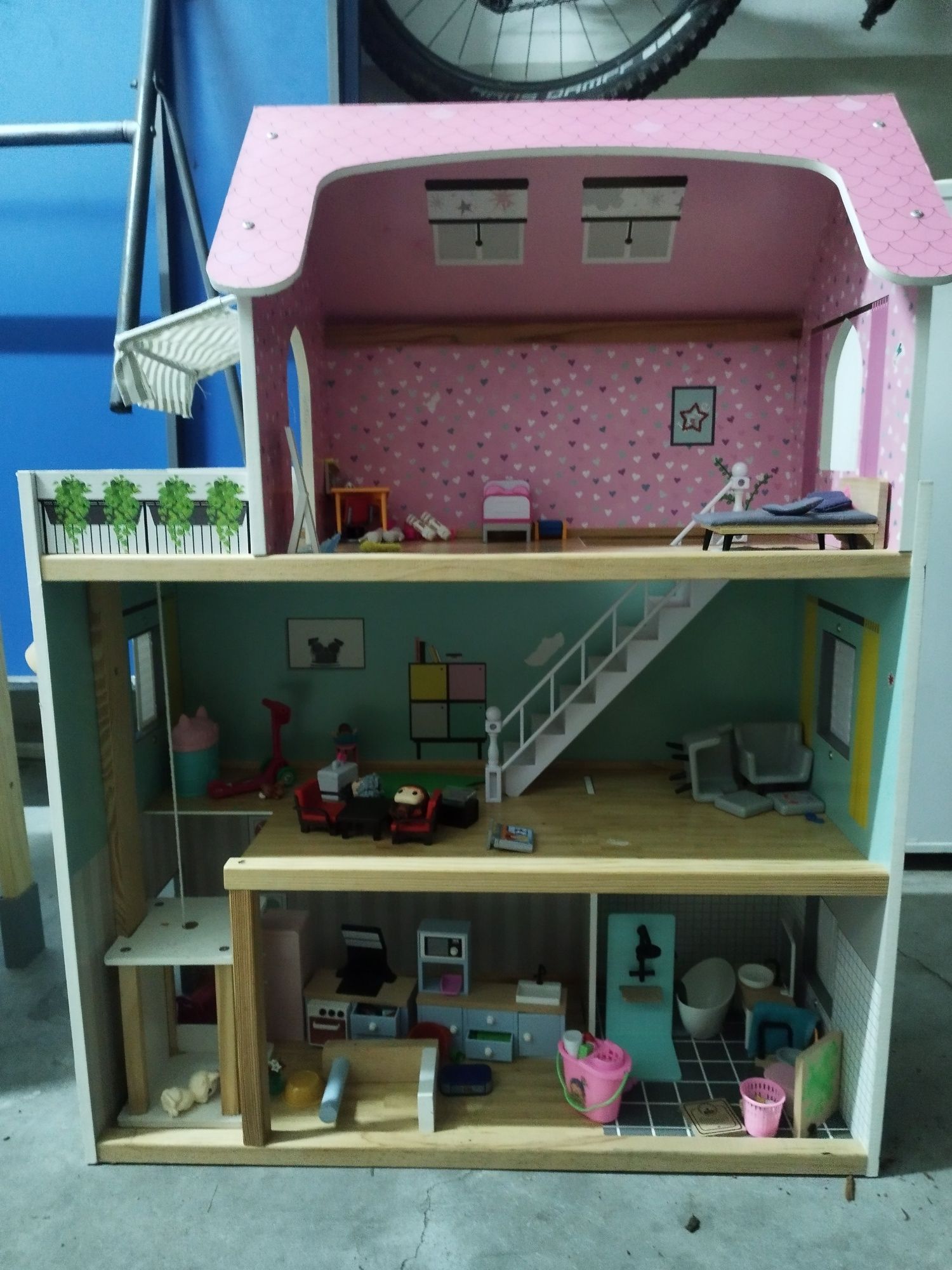 Pack de cozinha e casa de brincar, mais quadro em lousa