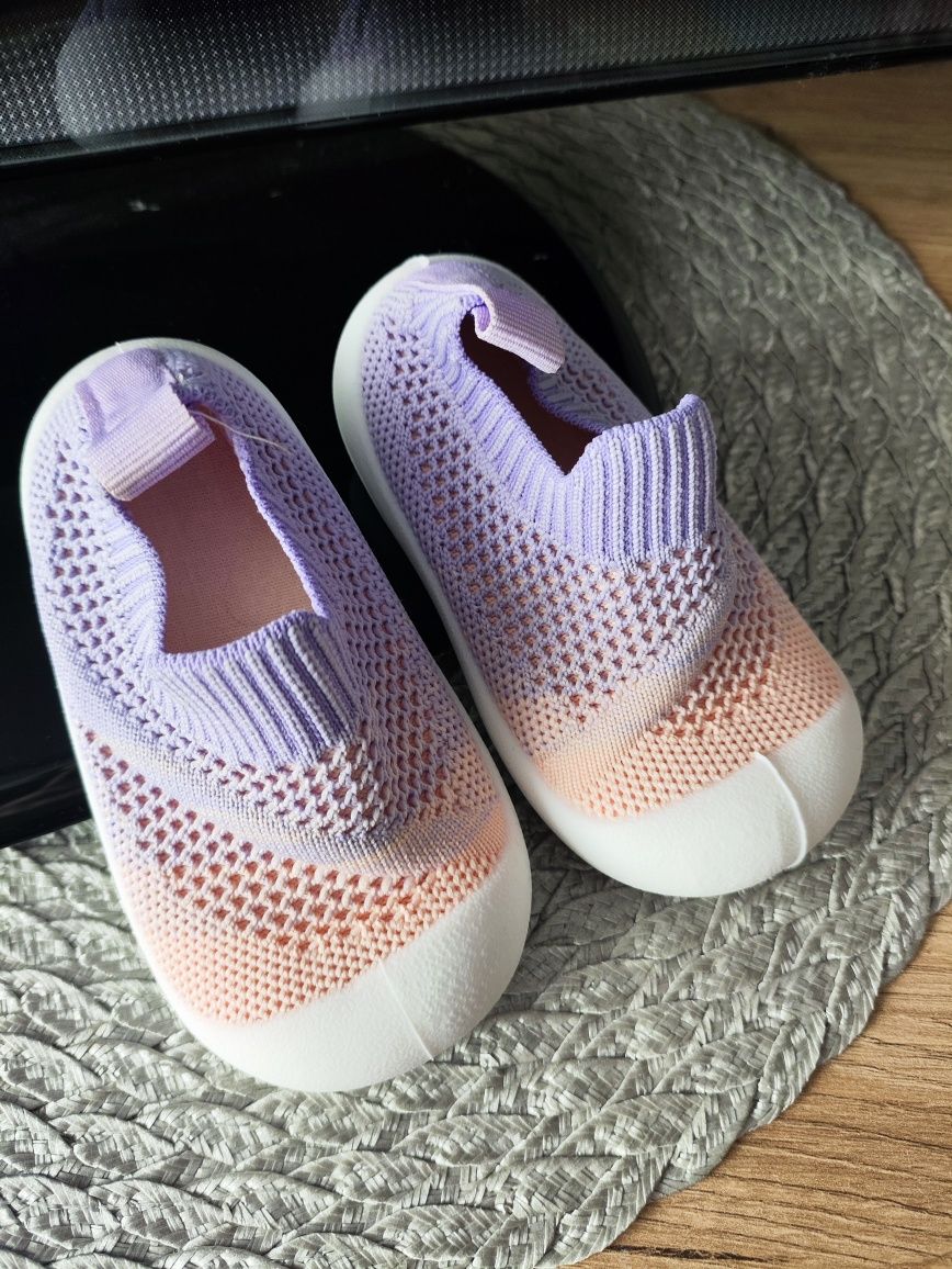 Buty niemowlęce rozmiar 16