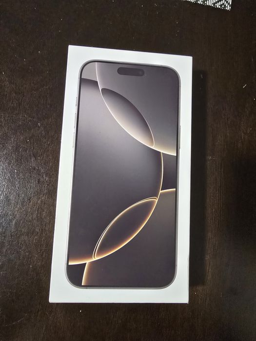 iPhone 16 Pro Max – Natural Titanium, lacrado, novo – 256 GB