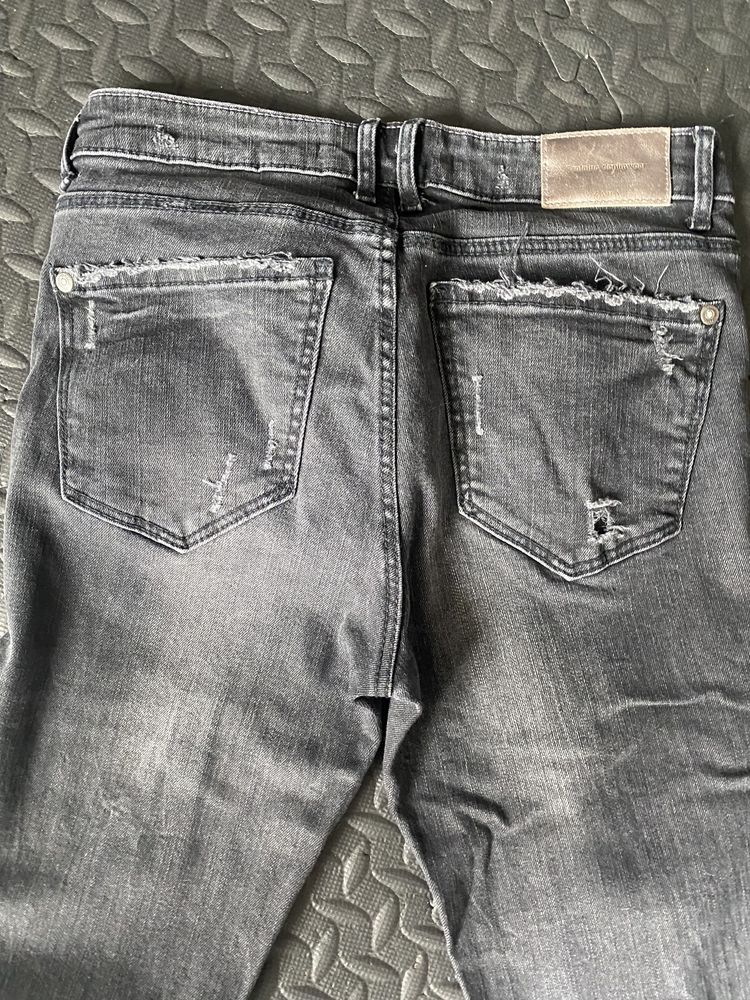 Spodnie jeans Zara rozm. 34 z haftem