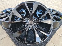 Audi A1 18 " Felgi aluminiowe Nowe 5x100 Carny połysk 8X / GB
