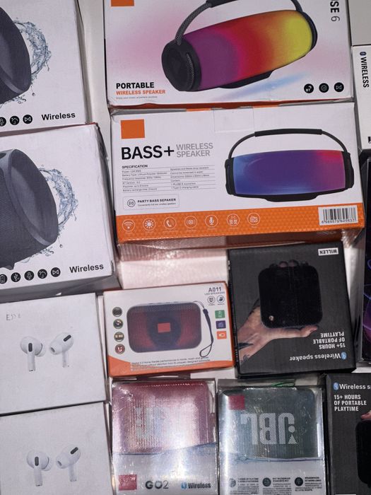 Vende.-se coluna  bluetooth e fones de ouvido ,a preços fantasticos .