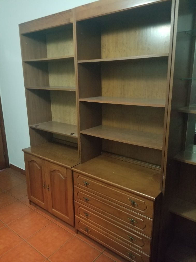 Móvel de Sala, composto por 5 módulos e 1 canto bar.