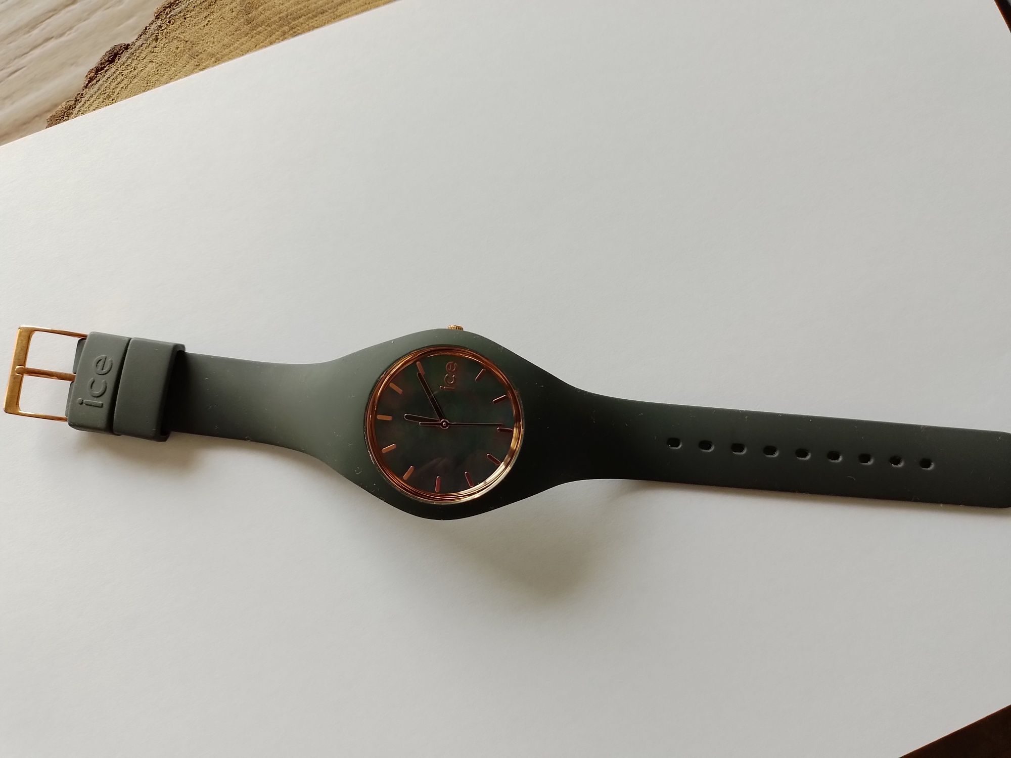 Relógio  ice watch novo sem etiqueta  com mostrador em madrepérola