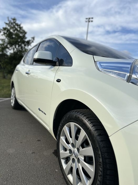 Nissan Leaf 24kw їде 110-120км 9палок! Ціна до 25.10