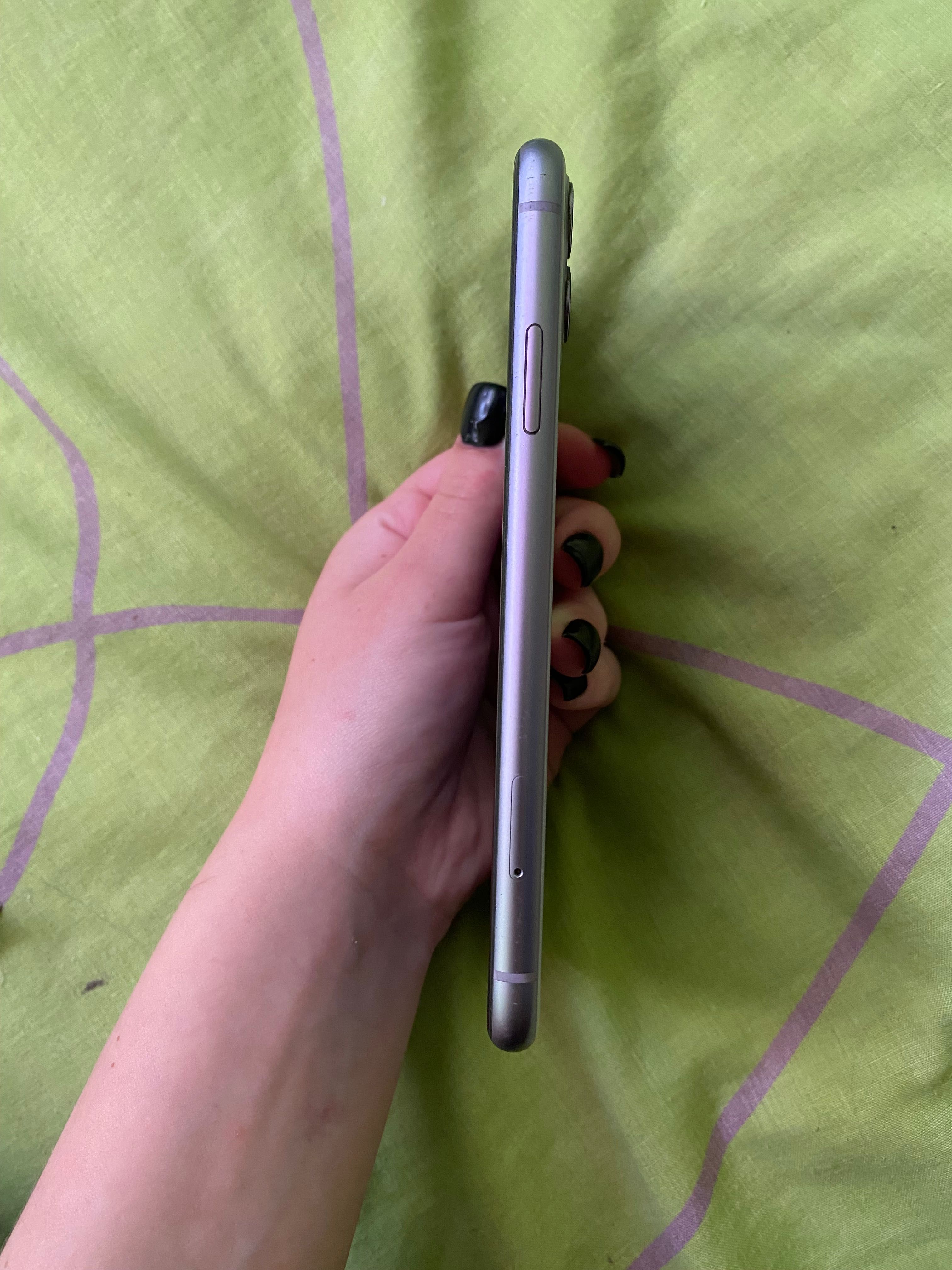 Apple iPhone 11 128 Gb Purple ідеальний стан r-sim