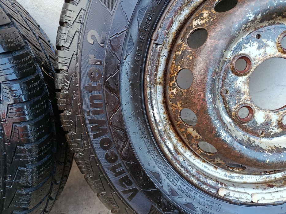 Шини Зимові 2шт 225/70 R15C Continenta VancoWinter 2