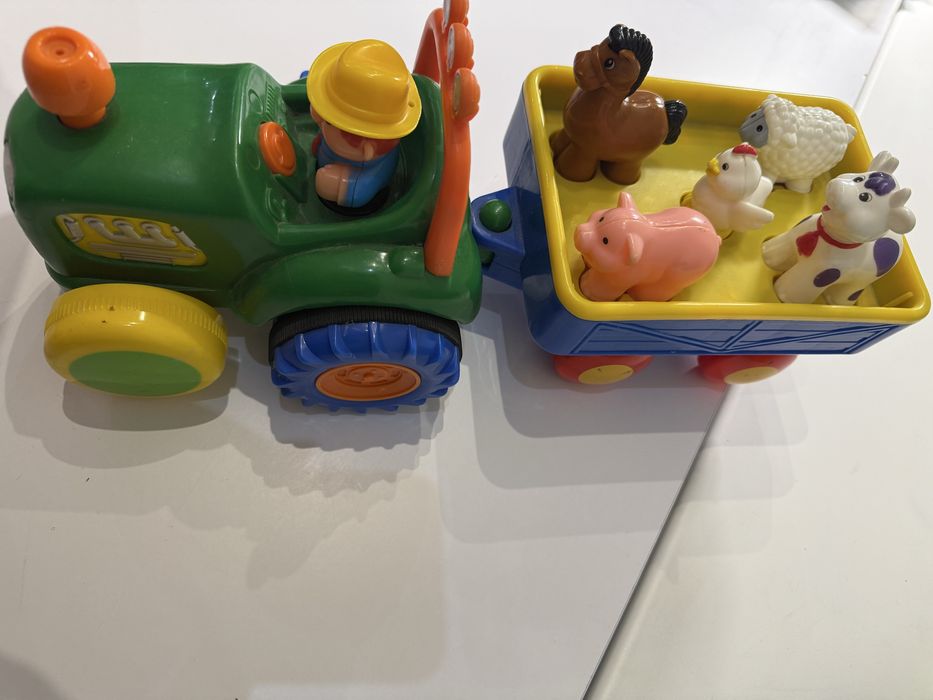 Іграшковий трактор