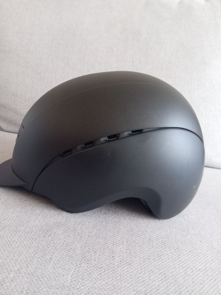Kask jeździecki UVEX stan jak powystawowy