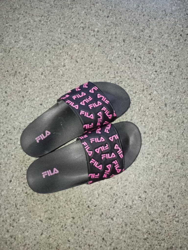 Шлепки новые Fila