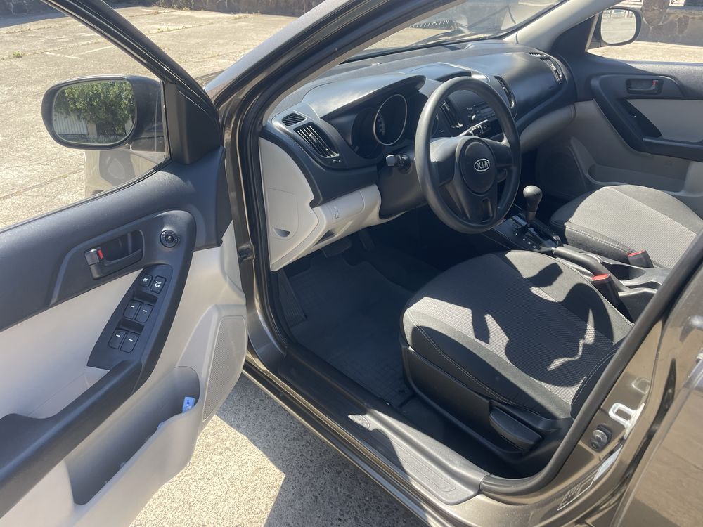 Kia Cerato 2009 6 200 $