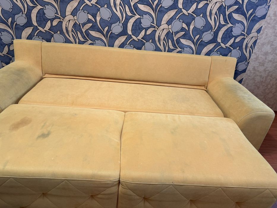 Диван гостевой,удобный,но есть некоторые неполадки
