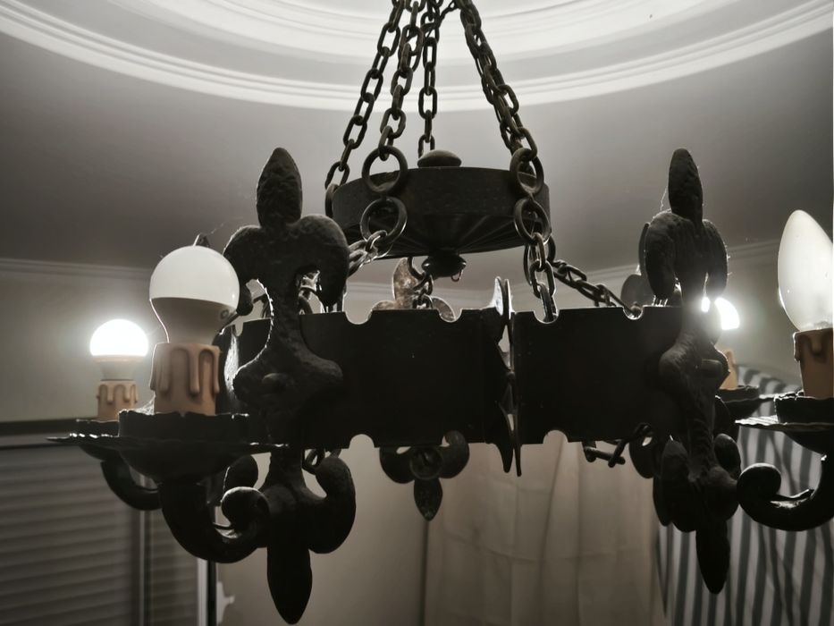 Lustre de estilo rústico medieval/gótico