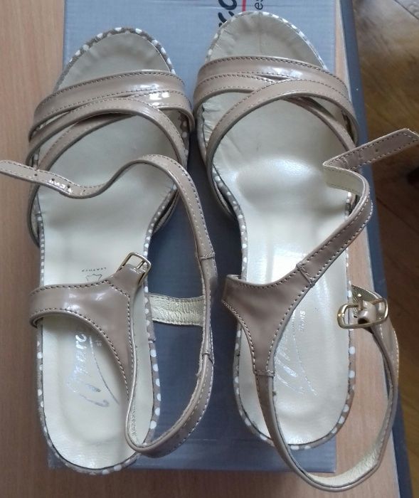 NOWE Sandały na obcasie PoLskiej marki Marco Shoes r. 38