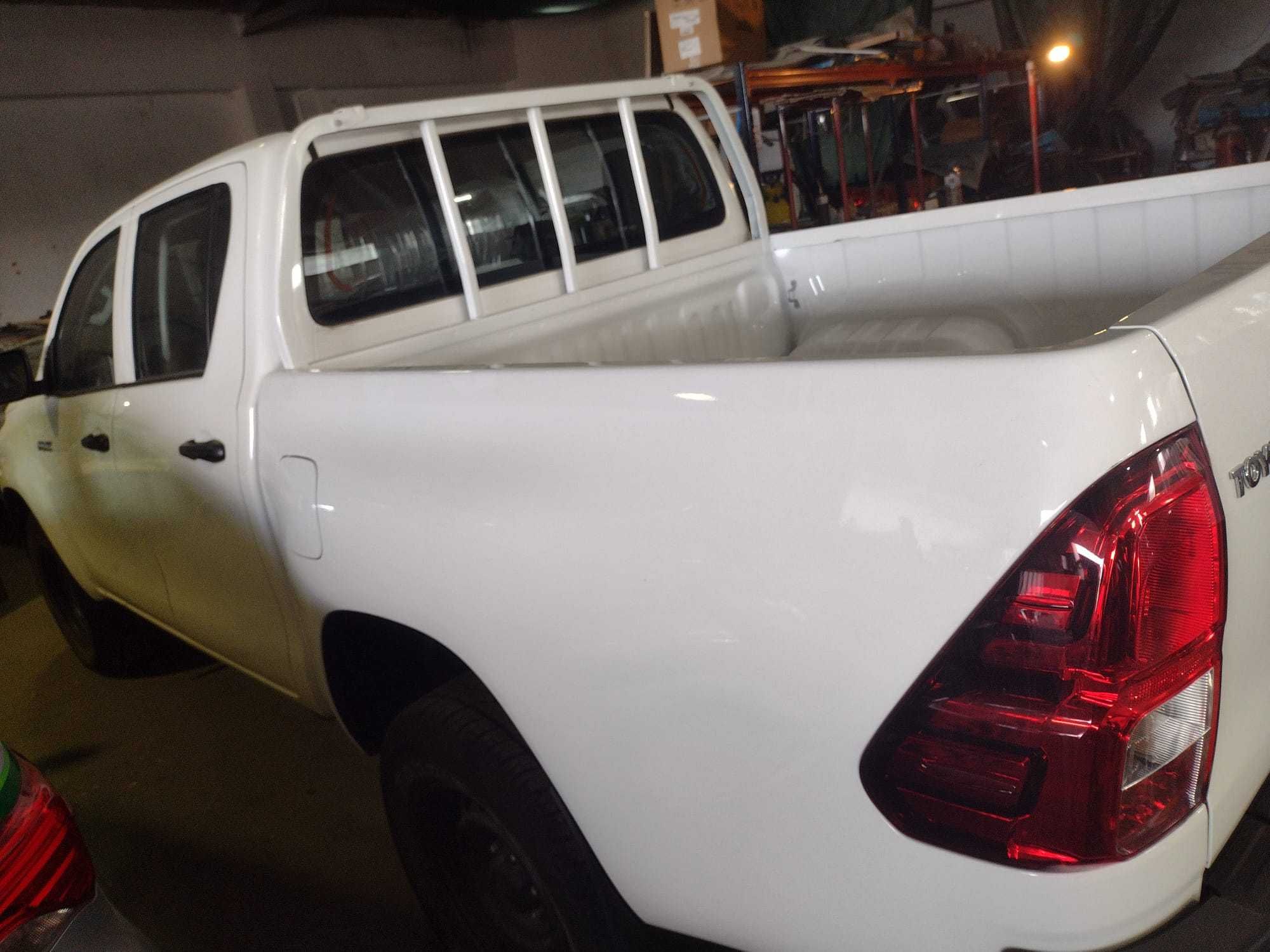 Toyota Hilux, 4x2, com 65 000 Km