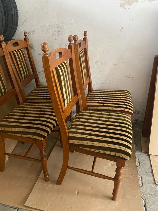 Dębowe krzesła Zakor