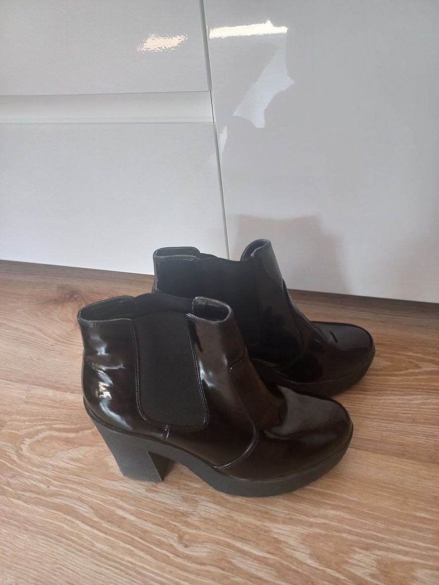 Botki lakierowane New Look rozmiar 39