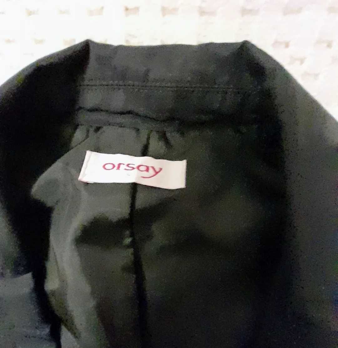 Стильна жилетка чорного кольору на підкладці від бренду orsay