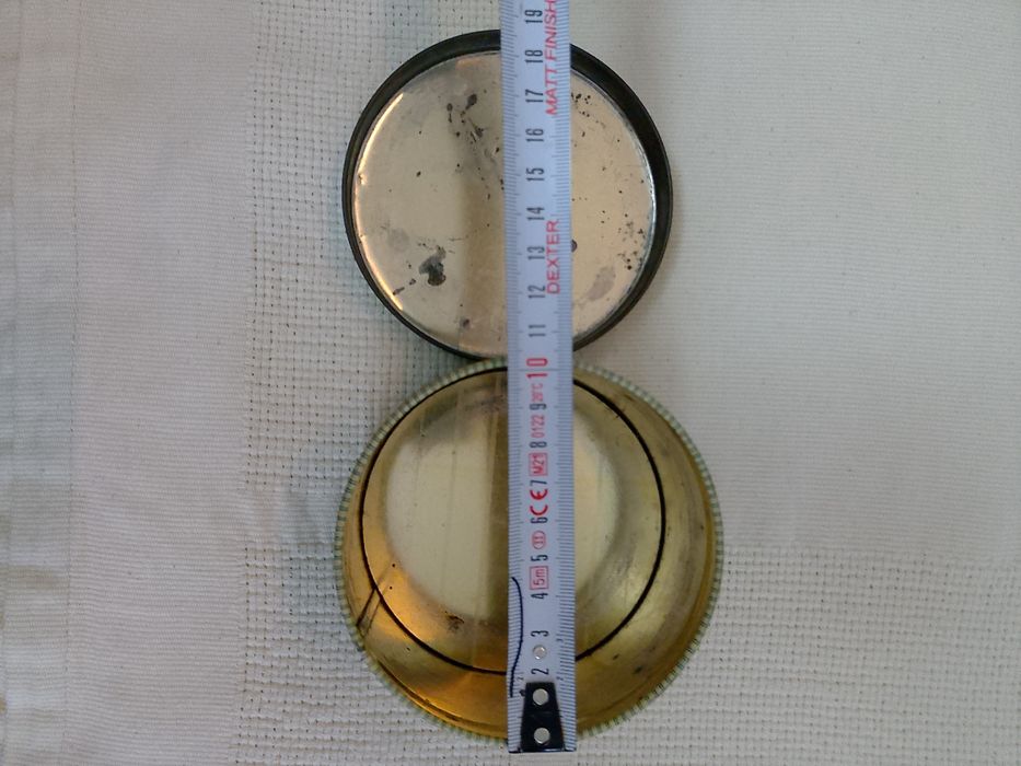 Caixa metálica para coleção