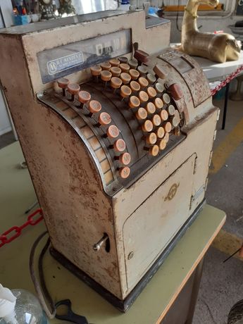 Máquina registadora antiga de coleção