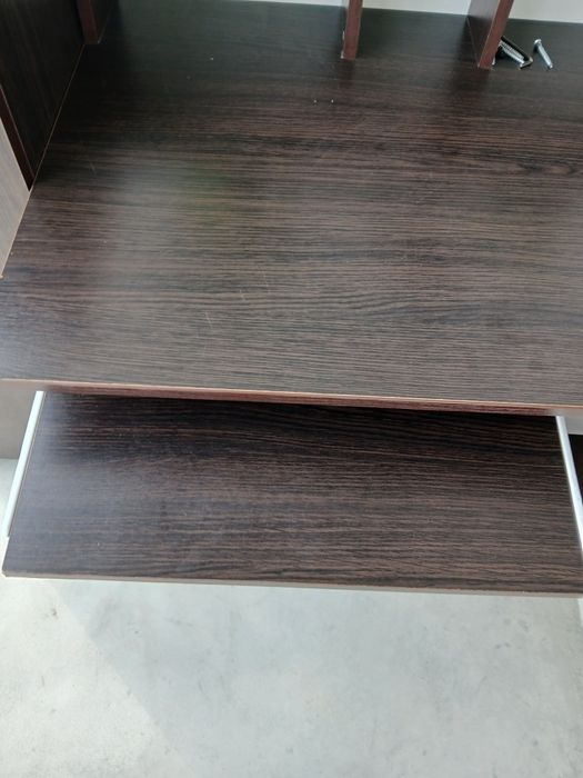 Продам комп'ютерний стіл,  письмовий стіл