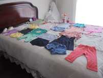 lote de roupa de menina as sapatilhas