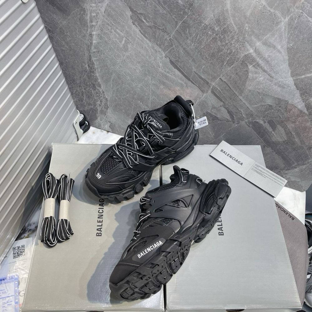 Balenciaga track