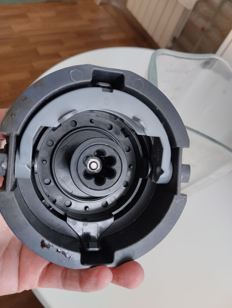 Блендер Bosch SilentMixx 800W. 3550грн.
