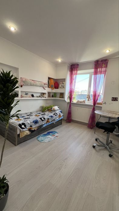 Продається будинок у центрі міста Стрий