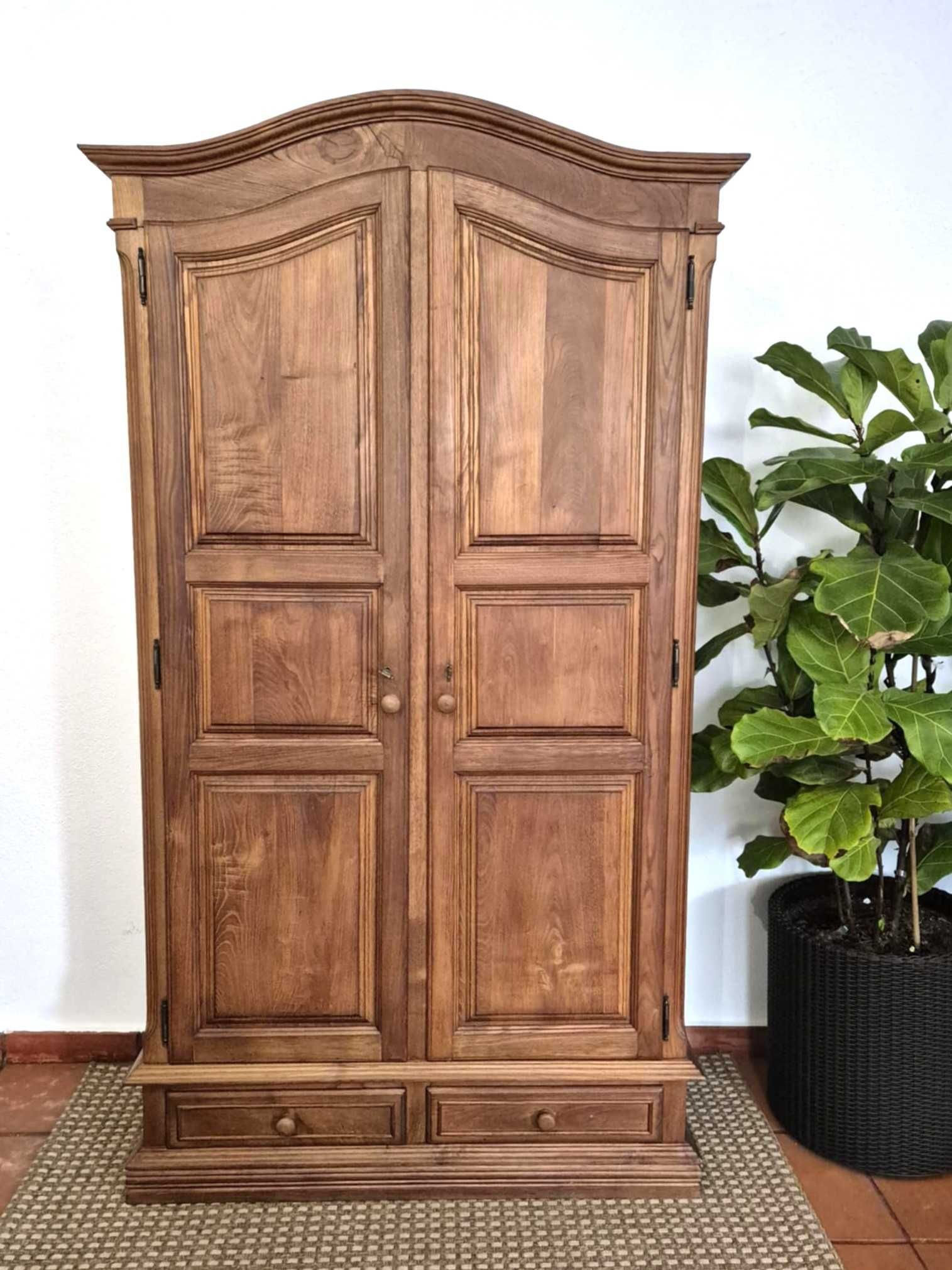 Armário / Roupeiro/ Aparador / Madeira Maciça / Rustico / Vintage