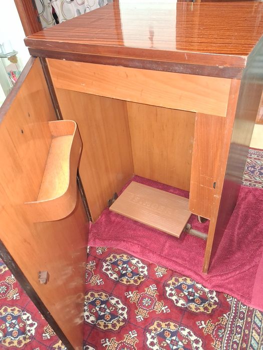 Antiga Máquina de Costura Singer 401 G