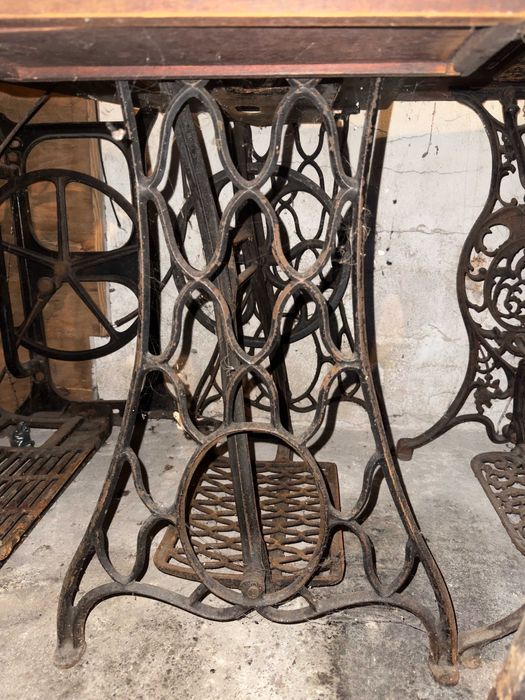 Stelaż żeliwny do maszyny do szycia – vintage, oryginał, ciężki żeliw