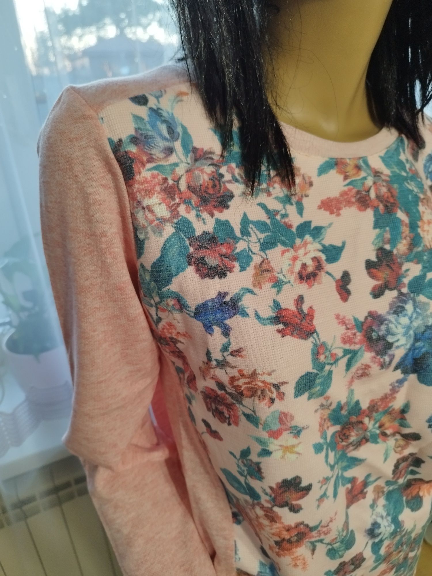 Cienka bluza różowa w kwiaty roz. M/L