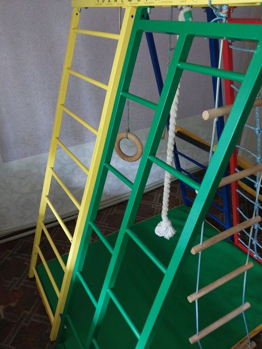 Дитячий спортивний комплекс