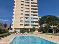 Apartamento T2 mobilado e equipado, em condomínio privado com piscina