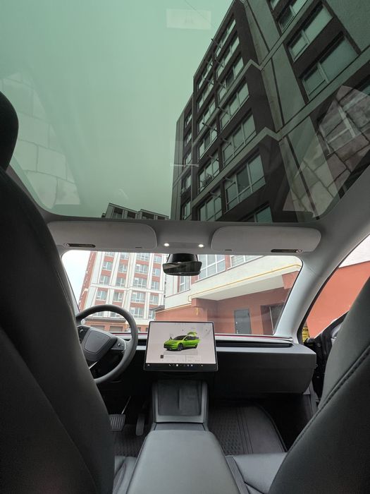 Tesla Model 3 2024 Highland